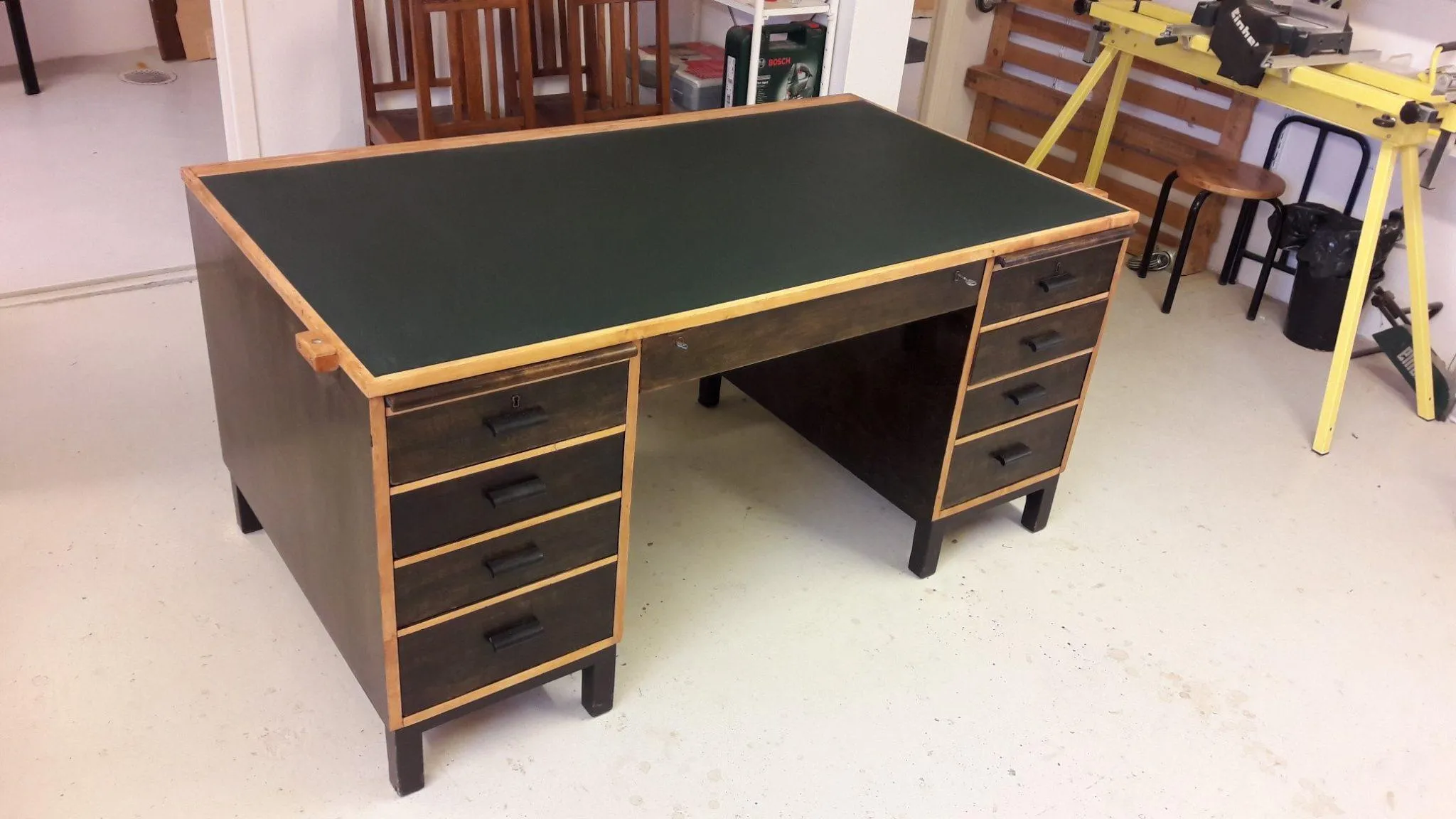 Detaljarbete på möbel